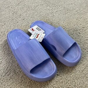 BRAND NEW SKECHERS ARCH FIT FOAMIES SLIDES WITHE TAGS SIZE 7